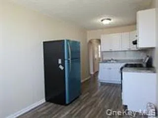 2 bed, 1.0 bath, 1012 sqft, $2,600 — Photo 2