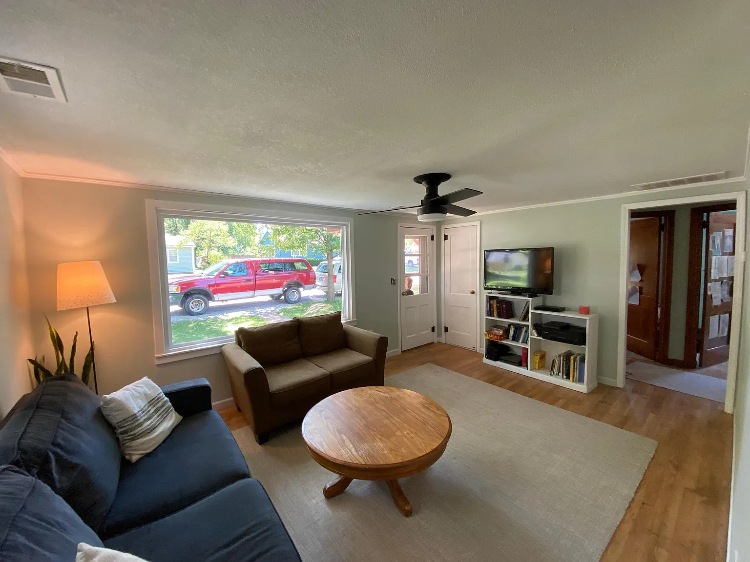 3 bed, 1072 sqft, $1,700 — Photo 4