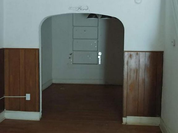 3rd image of 2678 Wilkens Ave