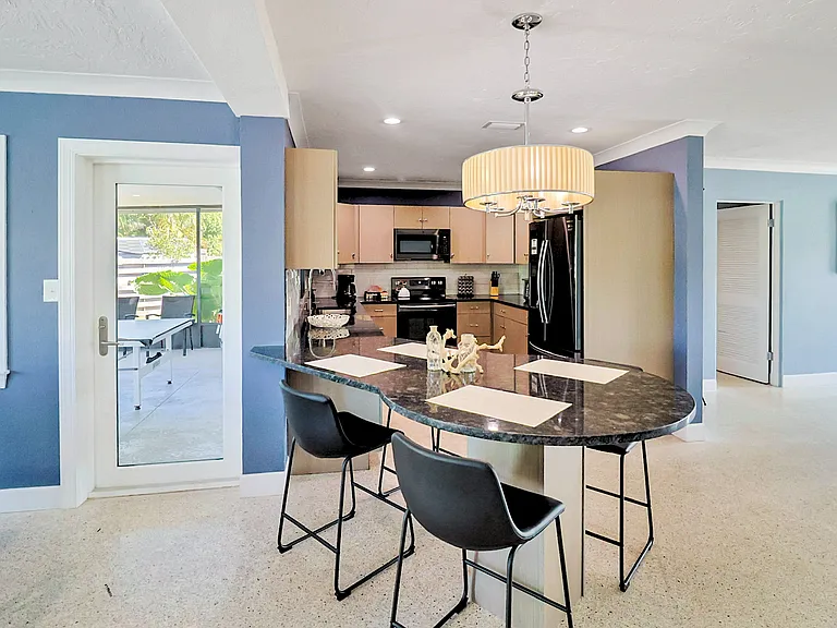 2545 Webber St — Photo 21