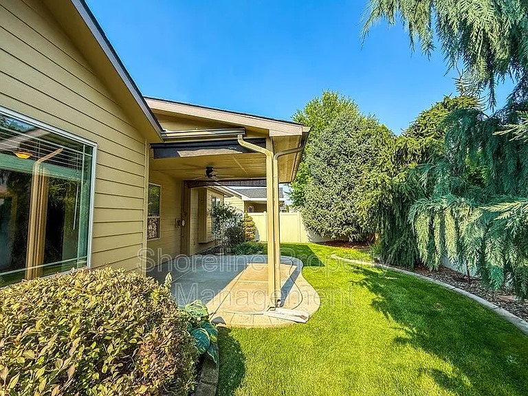 2328 E Satterfield St — Photo 38