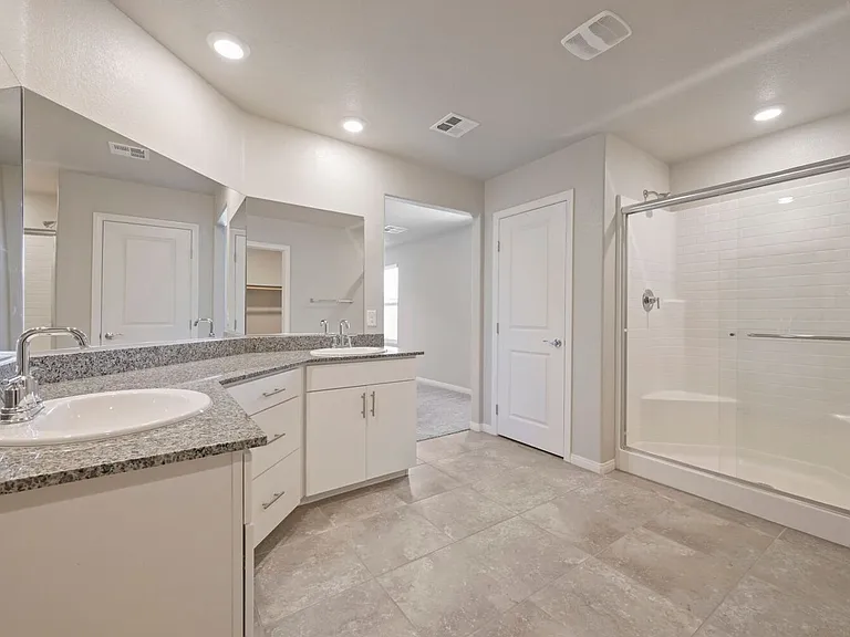 3752 Berenices Ave — Photo 12