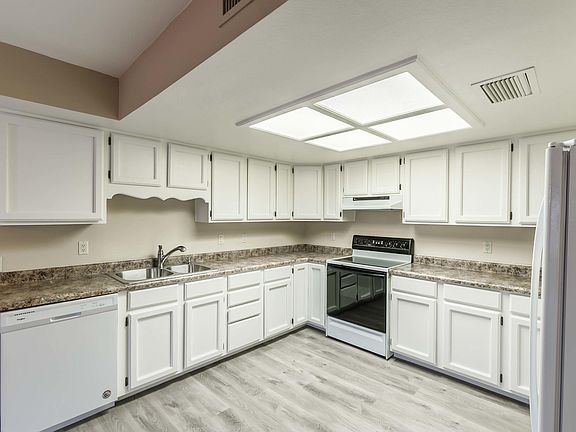 5th image of 16662 N Aspen Dr
