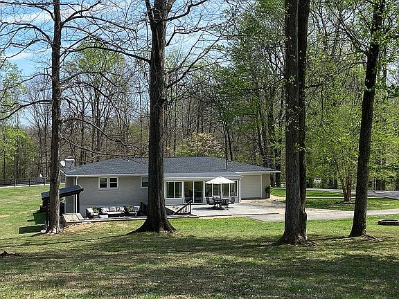 2nd image of 743 Georgetown Lanesville Rd
