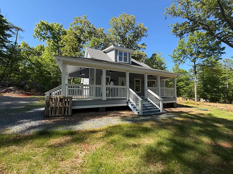 450 Lakeland Ln — Photo 13