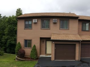 21 Bayberry Cir, Fishkill, NY 12524