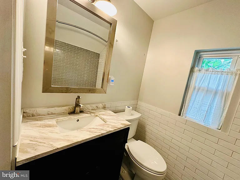 2500 Lake Ave — Photo 13