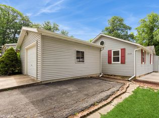 1310 Redwing Rd, Valparaiso, IN 46383