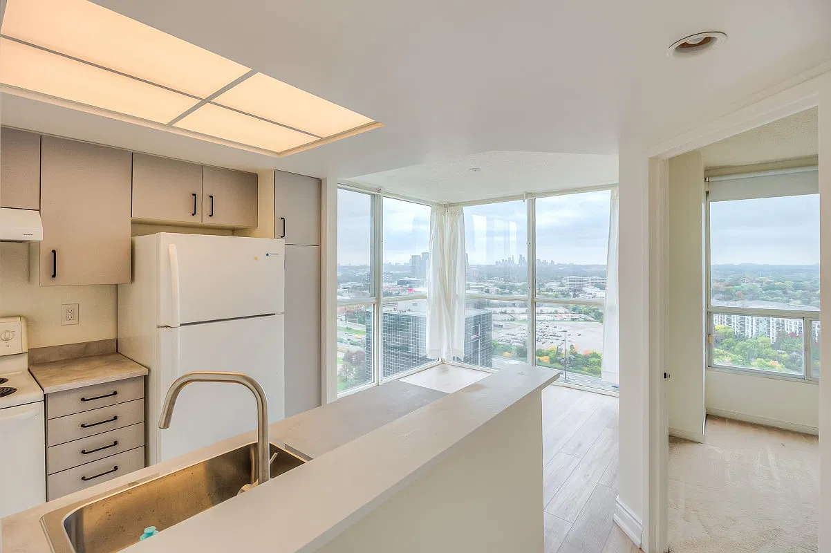 5 Concorde Place -2504 — Photo 1