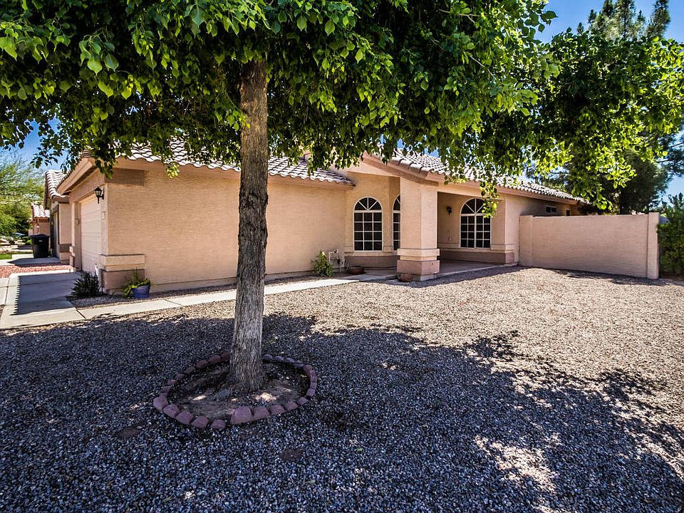 1st image of 937 W Sierra Madre Ave