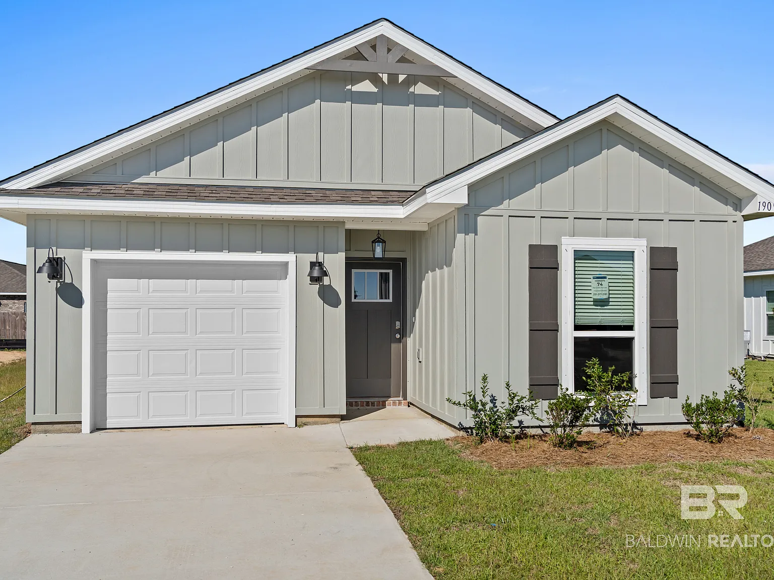 4 bed, 2.0 bath, 1504 sqft, $2,000 — Photo 2