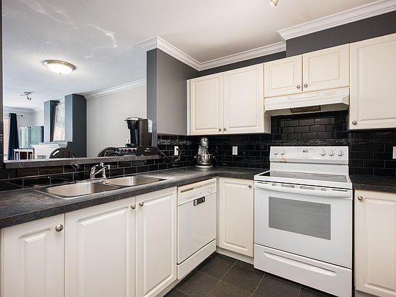 3rd image of 12207 224th St #202