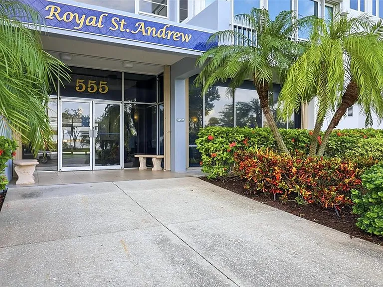 555 S Gulfstream Ave #902 — Photo 2