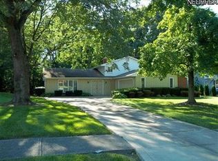 15628 Creekwood Ln, Strongsville, OH