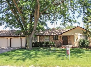 8203 N 37th St, Omaha, NE 68112