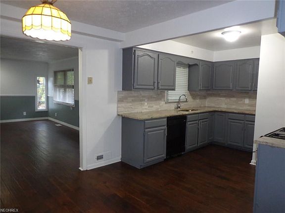 2nd image of 7153 W Parkview Dr