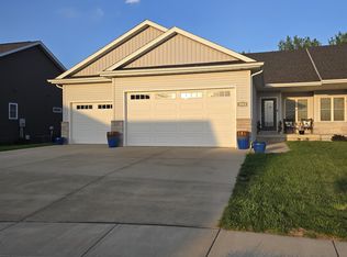1512 Balfour Dr, Springfield, IL 62711