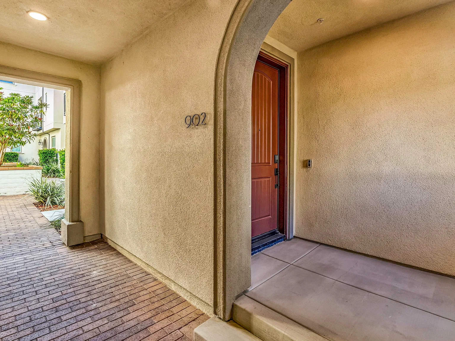 902 Slate St — Photo 3