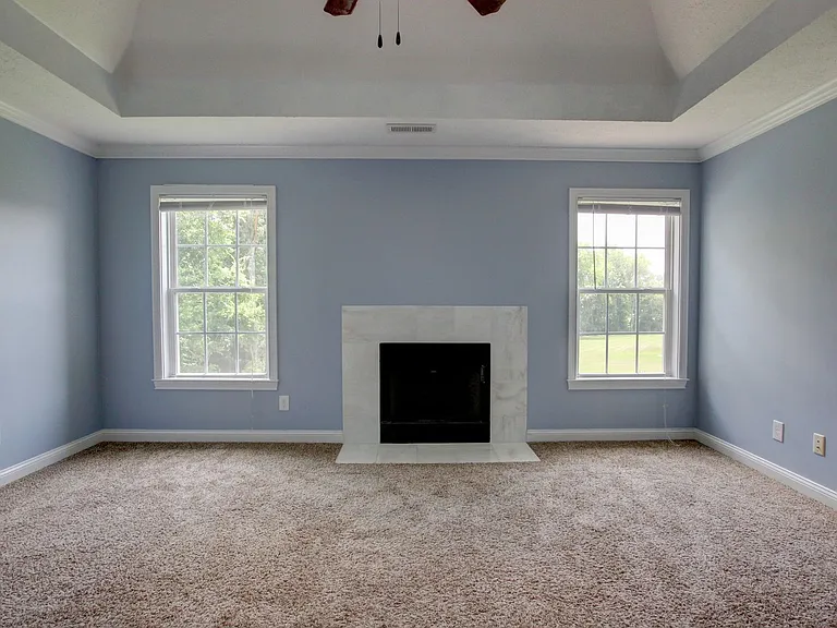716 Cavalier Dr — Photo 13