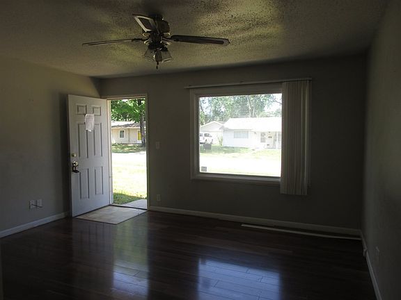 4th image of 220 Wilbur St