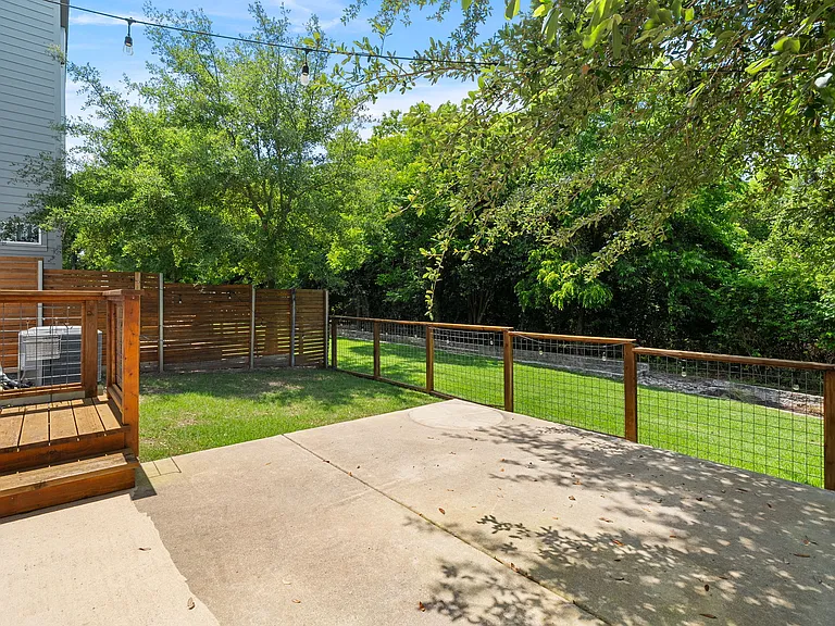 705 N Bluff Dr #6 — Photo 16