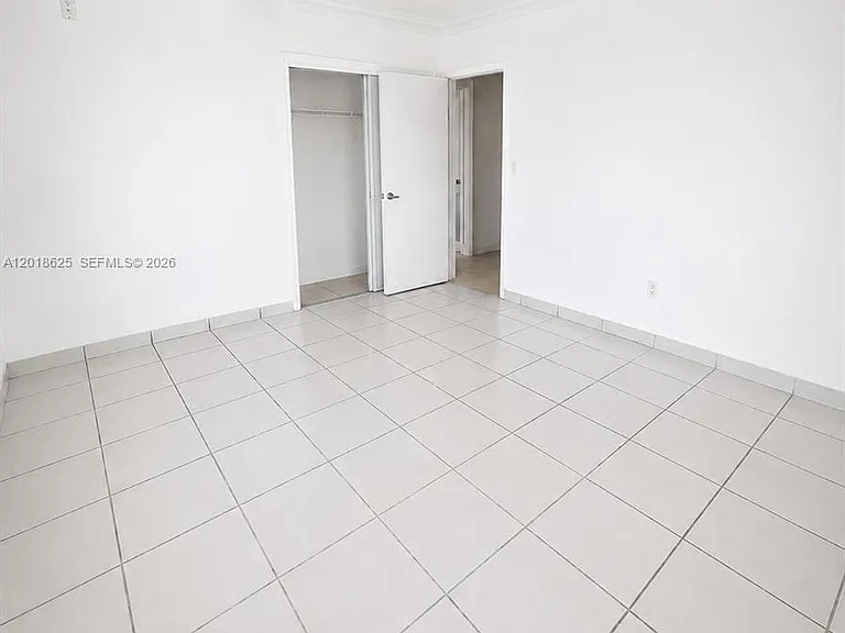 765 W 70th Pl — Photo 8