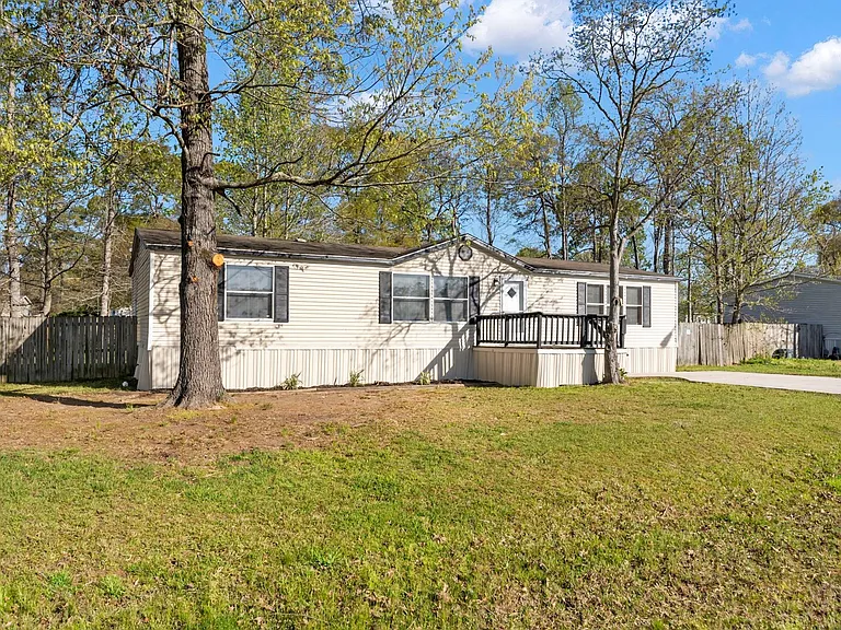 150 Pegasus Ct — Photo 2