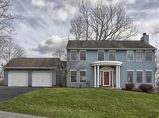 5 Ridgewood Rd, Glen Rock, PA 17327