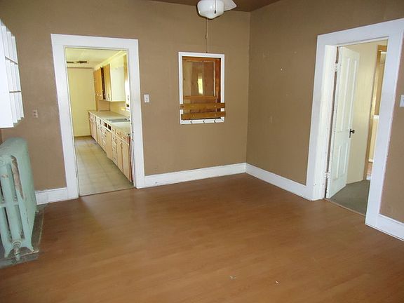 5th image of 411 W 5th St