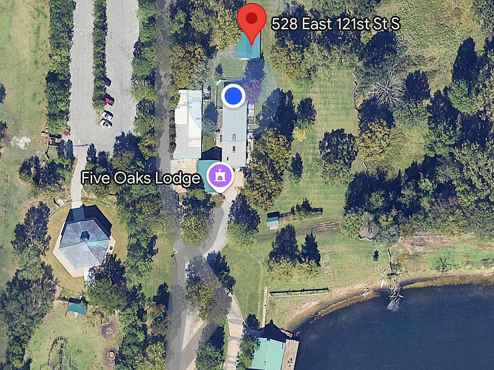 2nd image of 528 E 121st 1/2 St