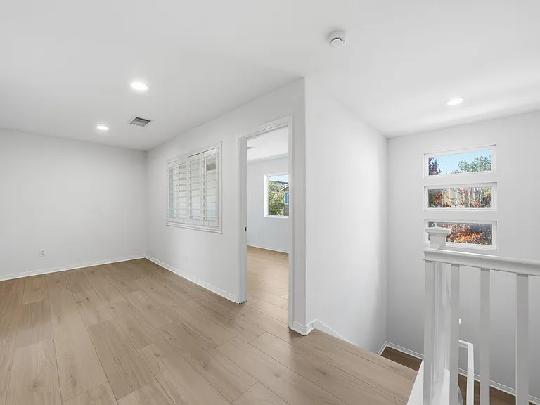 25715 Wagner Way #B — Photo 8