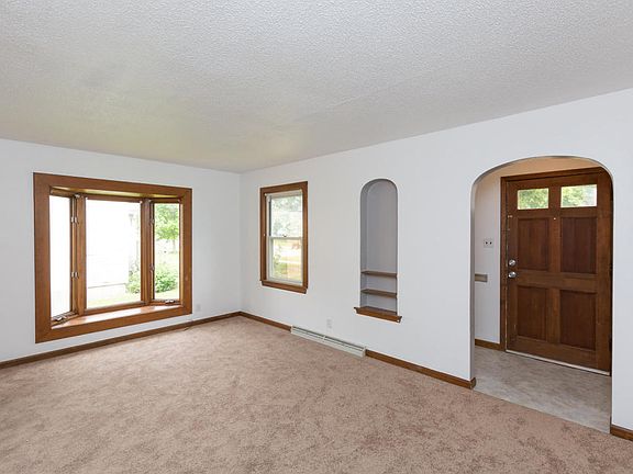 5th image of 640 W 20th St