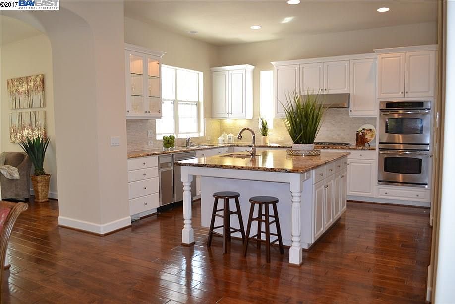 1st image of 922 Saddlehorn Ct
