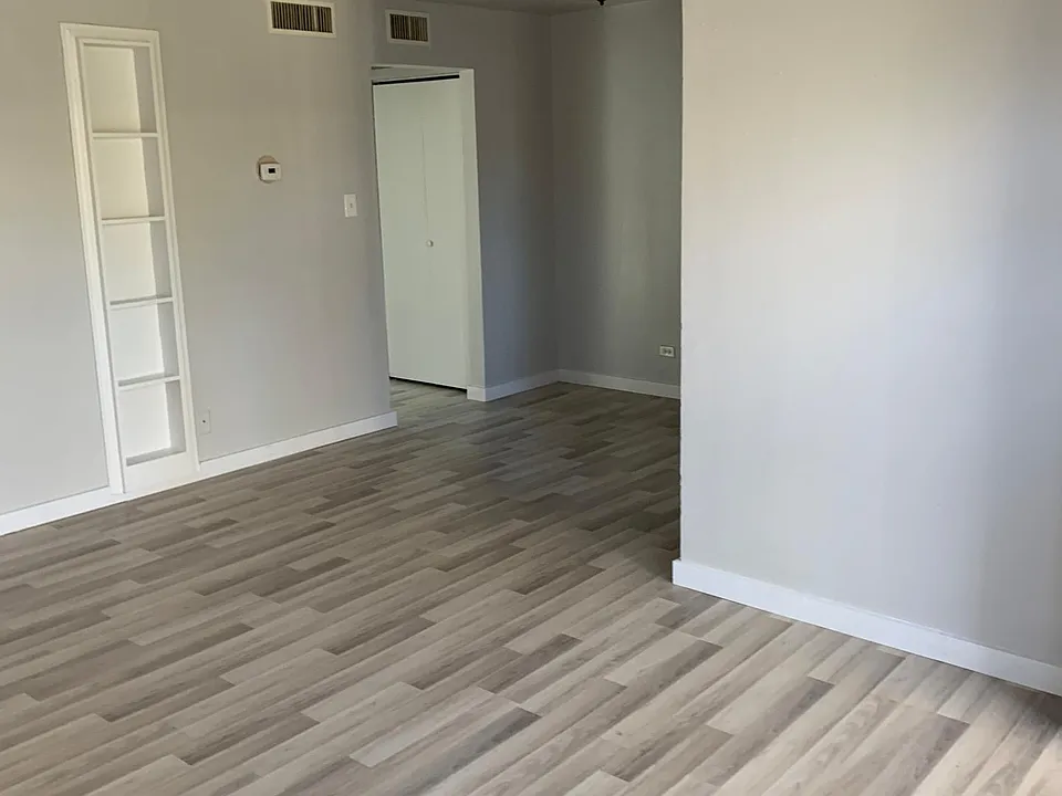 1535 Contour Dr