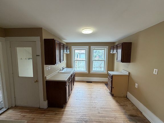 3rd image of 311 Wadsworth St