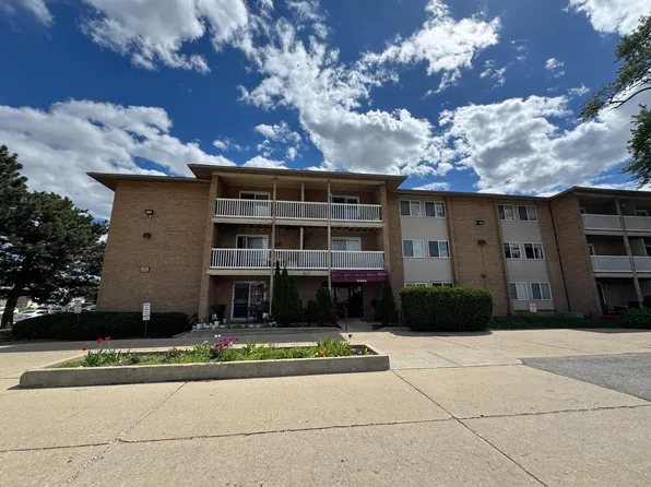 920 Beau Dr Unit 207, Des Plaines, IL 60016