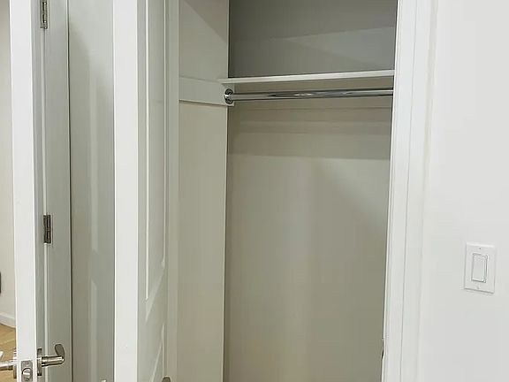 5th image of 160 E 48th St #3K1