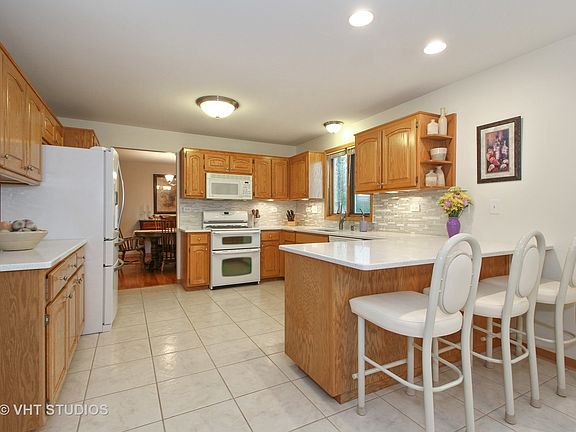 4th image of 19730 Edgebrook Ln