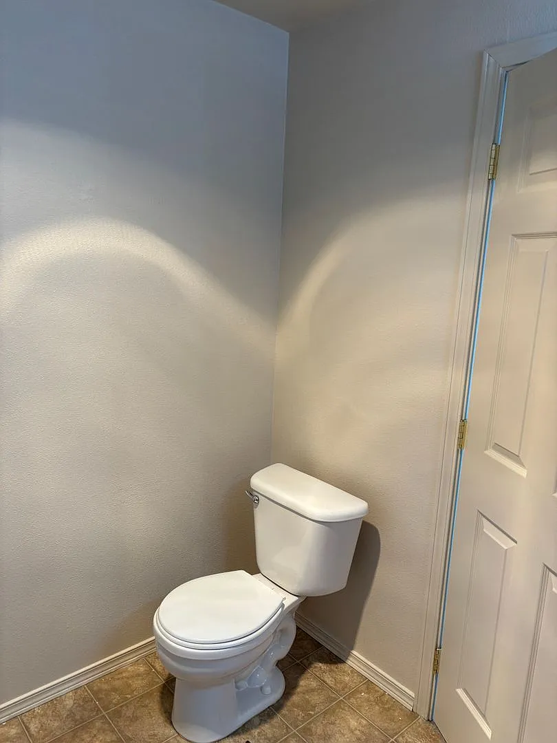 1 Bedroom Unit with Detached Garage — Photo 3