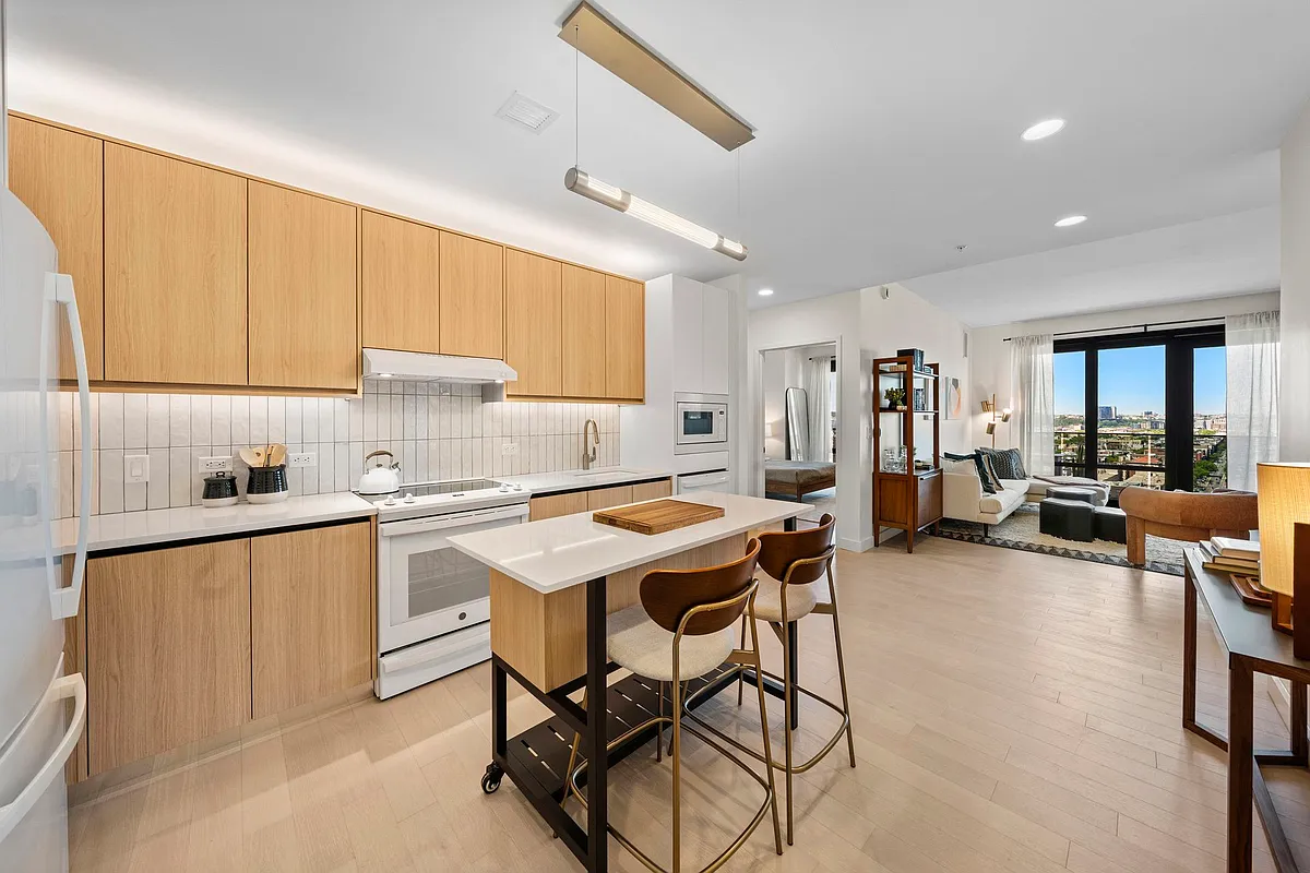 75 River Dr North 1005