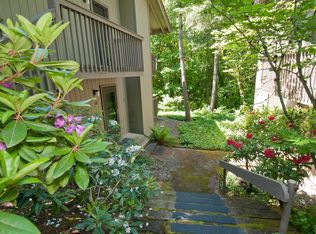 7556 SW Barnes Rd UNIT D, Portland, OR 97225