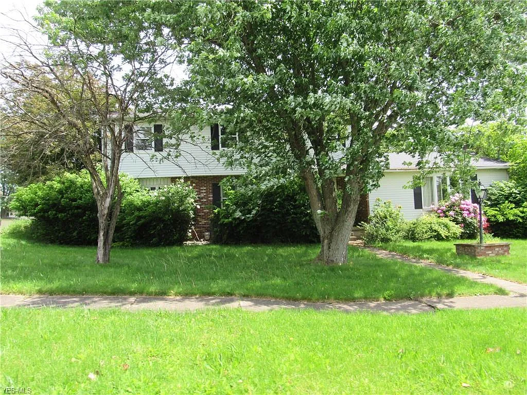 343 6th St photo 1