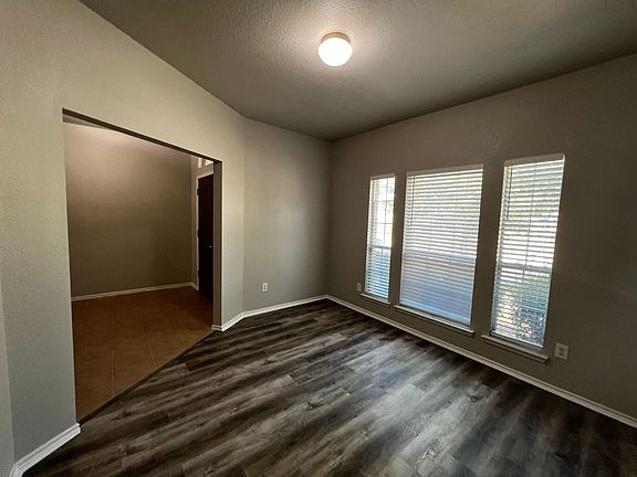 5th image of 1044 Junegrass Ln