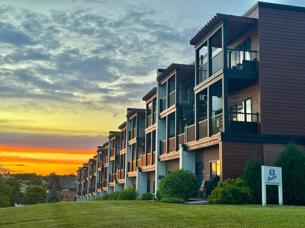 703 Kingsbury Ln #711