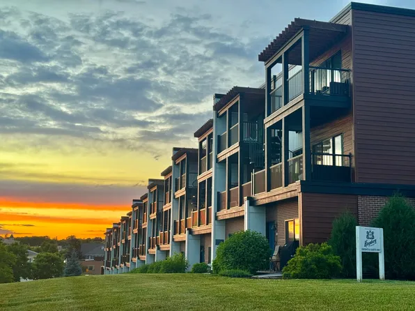 Kingsbury Village, 703 Kingsbury Ln #714, Sheboygan, WI 53081