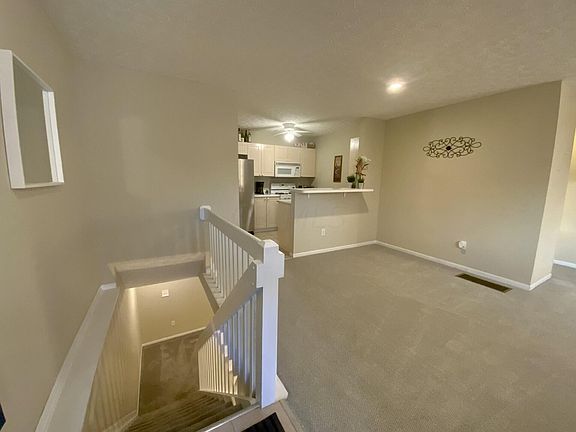 4th image of 4090 Meadowleigh Way #36E