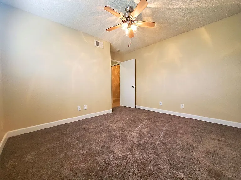 Ballantyne Villas — Photo 22