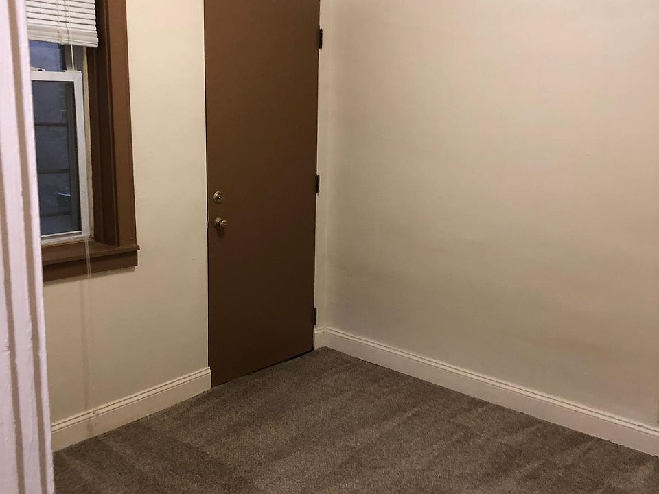 2nd image of 5713 Elwood St #8