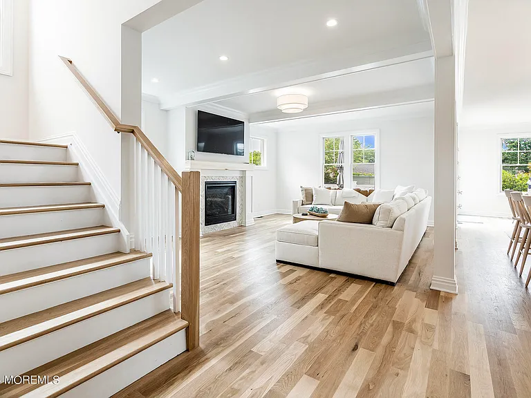 555 Sussex Ave — Photo 5