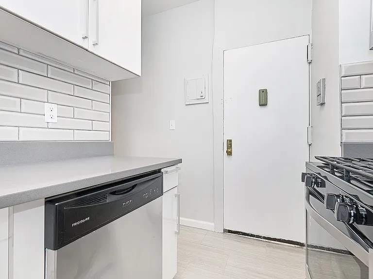 127 E 102nd St #3 — Photo 6